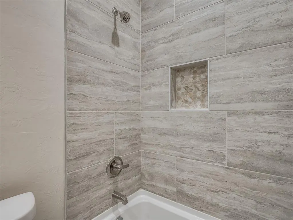 Photo 37 — 225 E Abbot Lane, Mustang, OK 73064