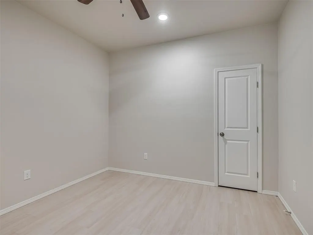 Photo 39 — 225 E Abbot Lane, Mustang, OK 73064