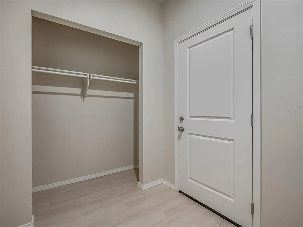 Photo 41 — 225 E Abbot Lane, Mustang, OK 73064