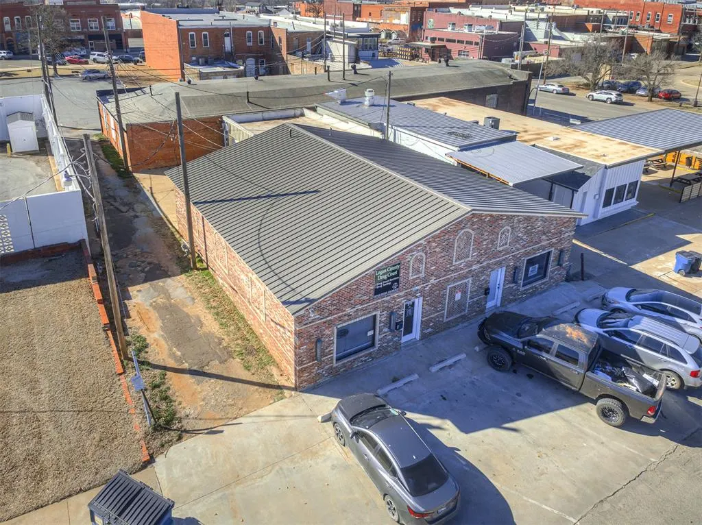 Photo 6 — 211 E Cleveland Avenue, Guthrie, OK 73044