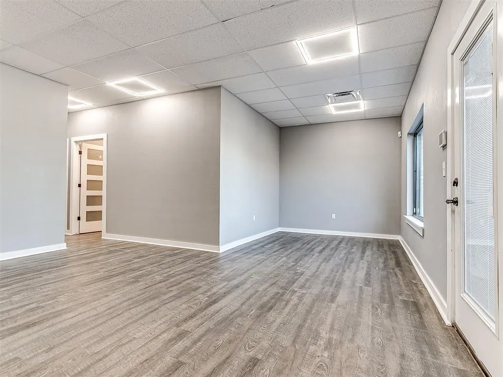 Photo 9 — 211 E Cleveland Avenue, Guthrie, OK 73044