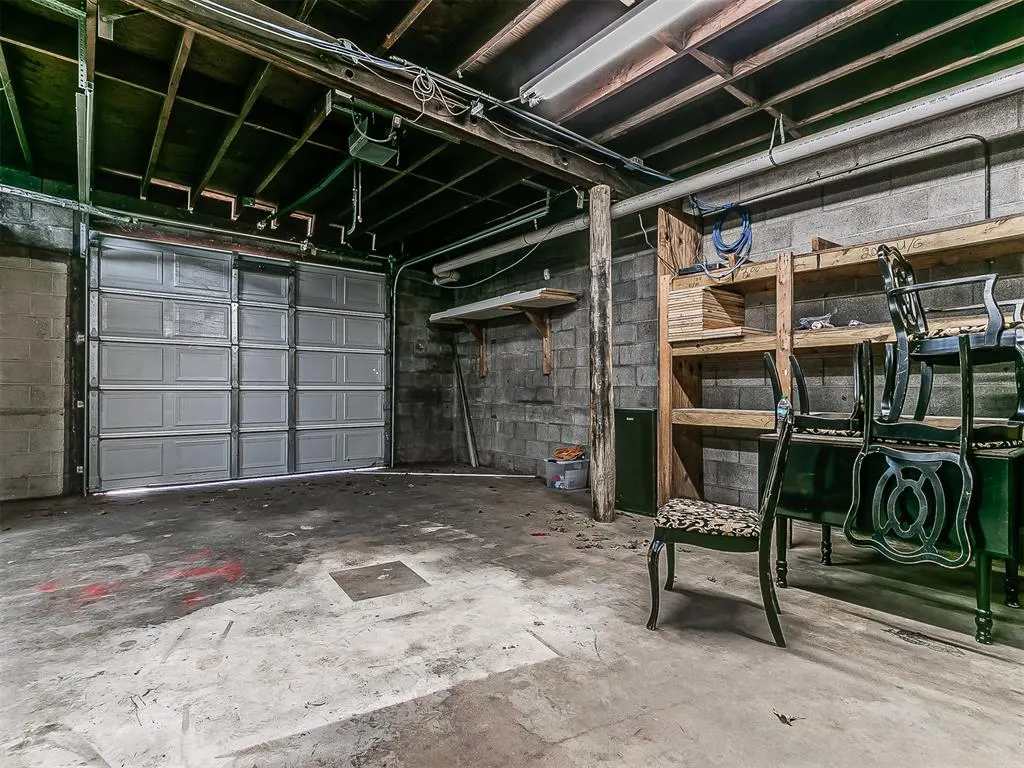 Photo 15 — 211 E Cleveland Avenue, Guthrie, OK 73044