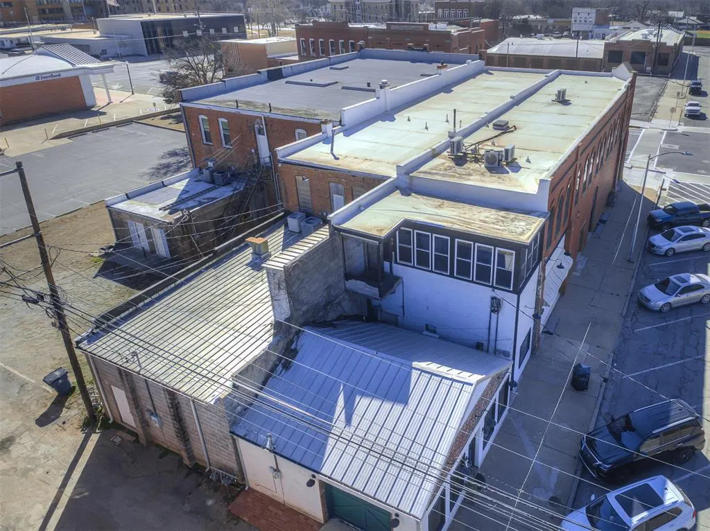 Photo 6 — 204 E Oklahoma Avenue, Guthrie, OK 73044