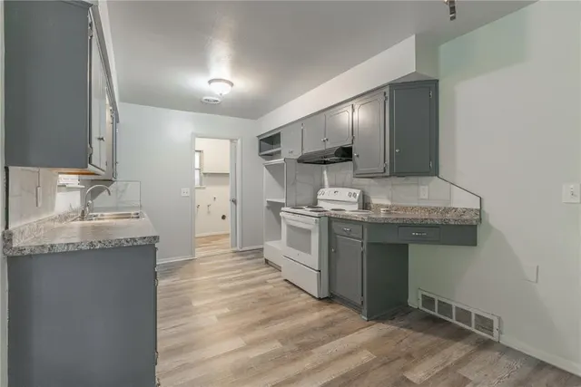 Photo 6 — 125 Philbrook Drive, Oklahoma City, OK 73109