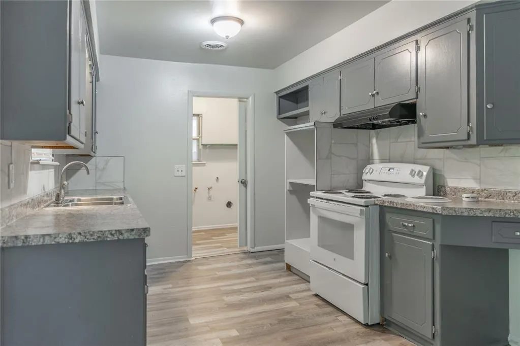 Photo 7 — 125 Philbrook Drive, Oklahoma City, OK 73109