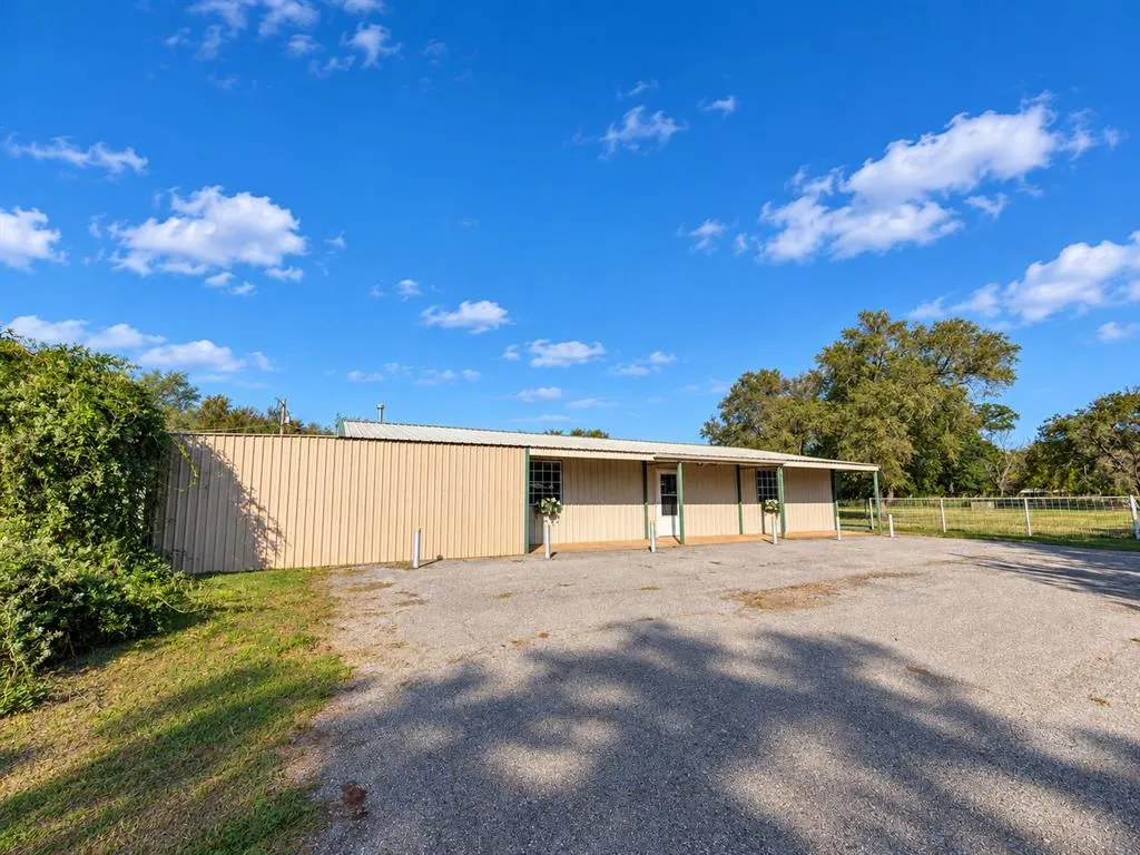 Photo 2 — 801 S Elm Street, Erick, OK 73645