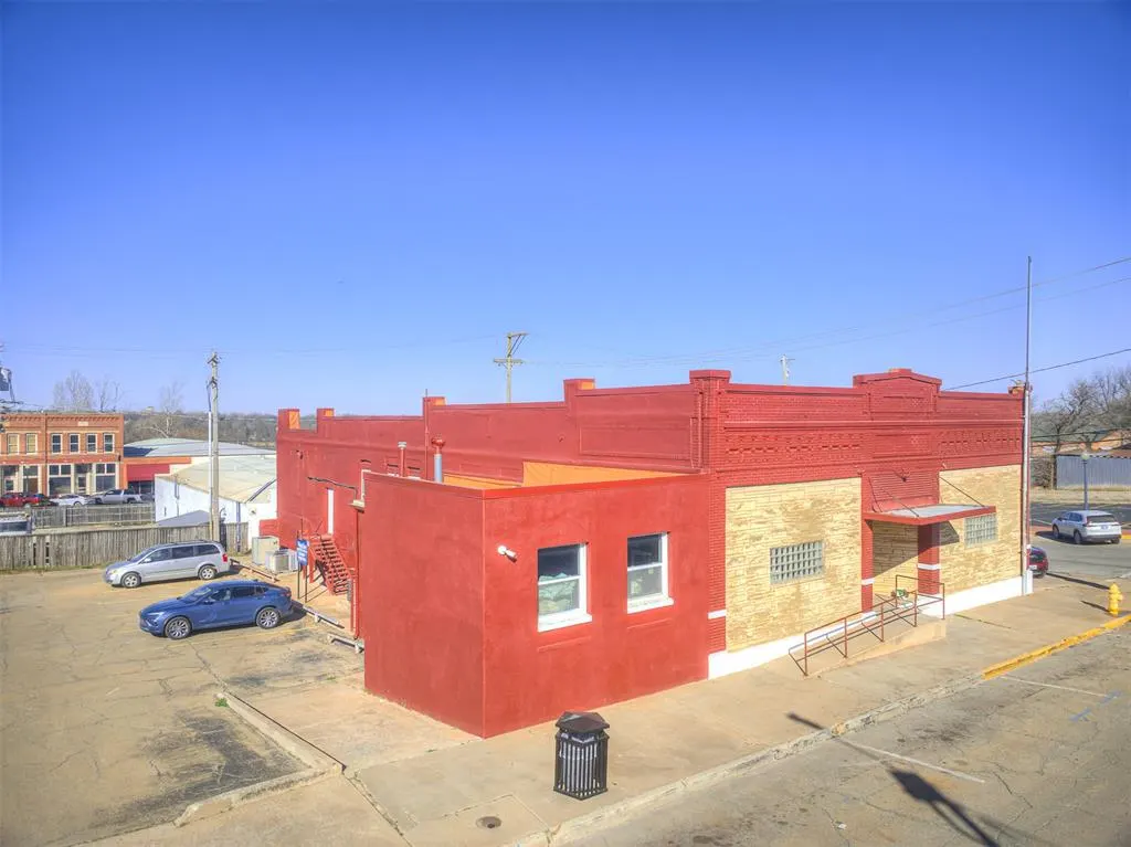 Front exterior — 123 N 1st Street, Guthrie, OK 73044