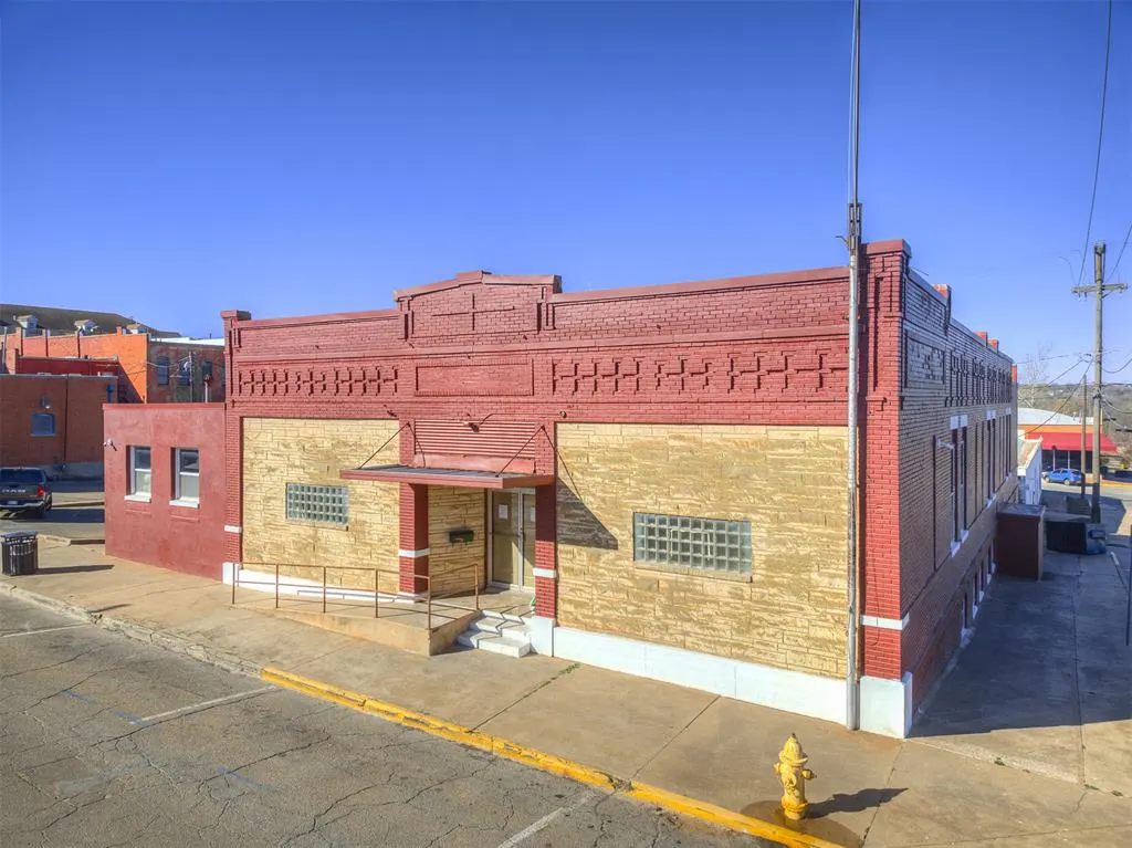 Photo 4 — 123 N 1st Street, Guthrie, OK 73044