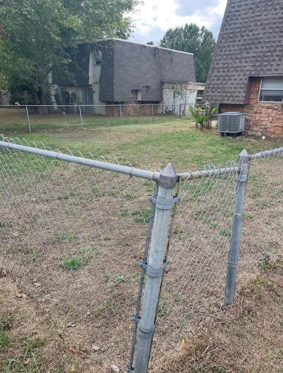 Photo 5 — 400 Woods Drive 402, Noble, OK 73068
