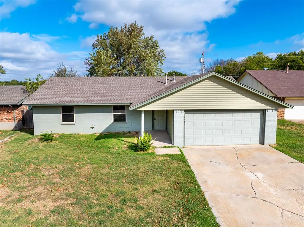 Front exterior — 1923 Wilmington Court, Norman, OK 73071