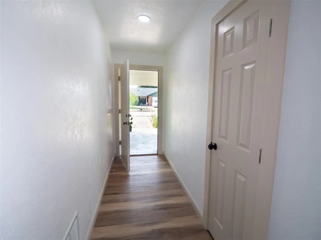Photo 6 — 1923 Wilmington Court, Norman, OK 73071