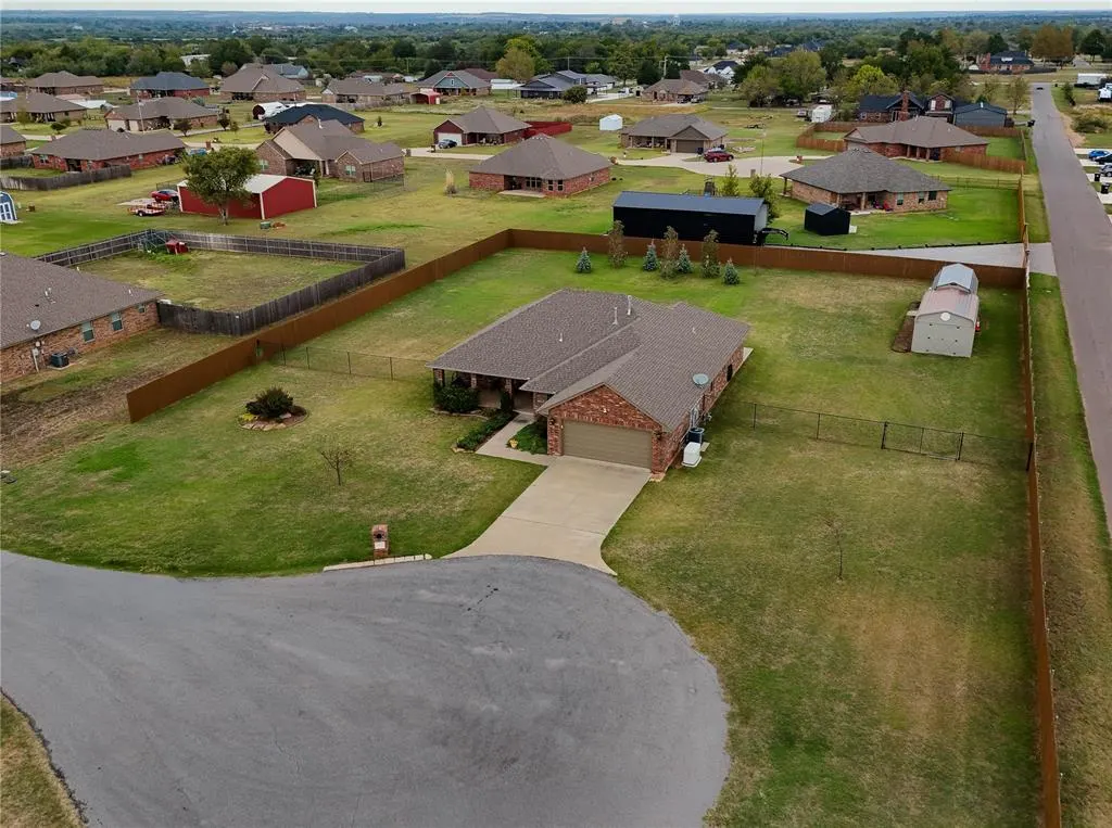 Front exterior — 1880 Ken Drive, Guthrie, OK 73044