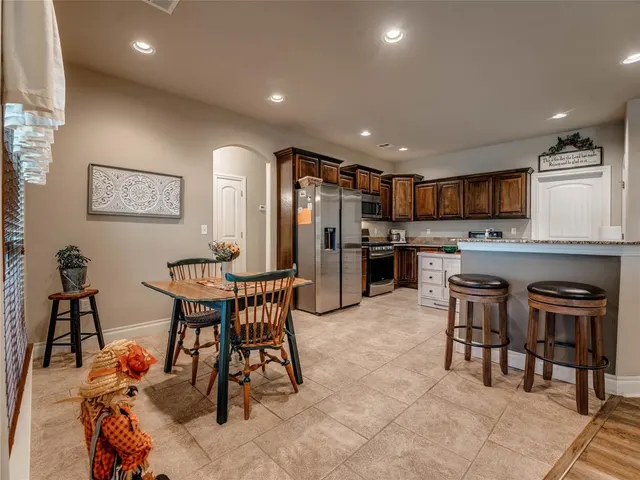 Photo 6 — 1880 Ken Drive, Guthrie, OK 73044