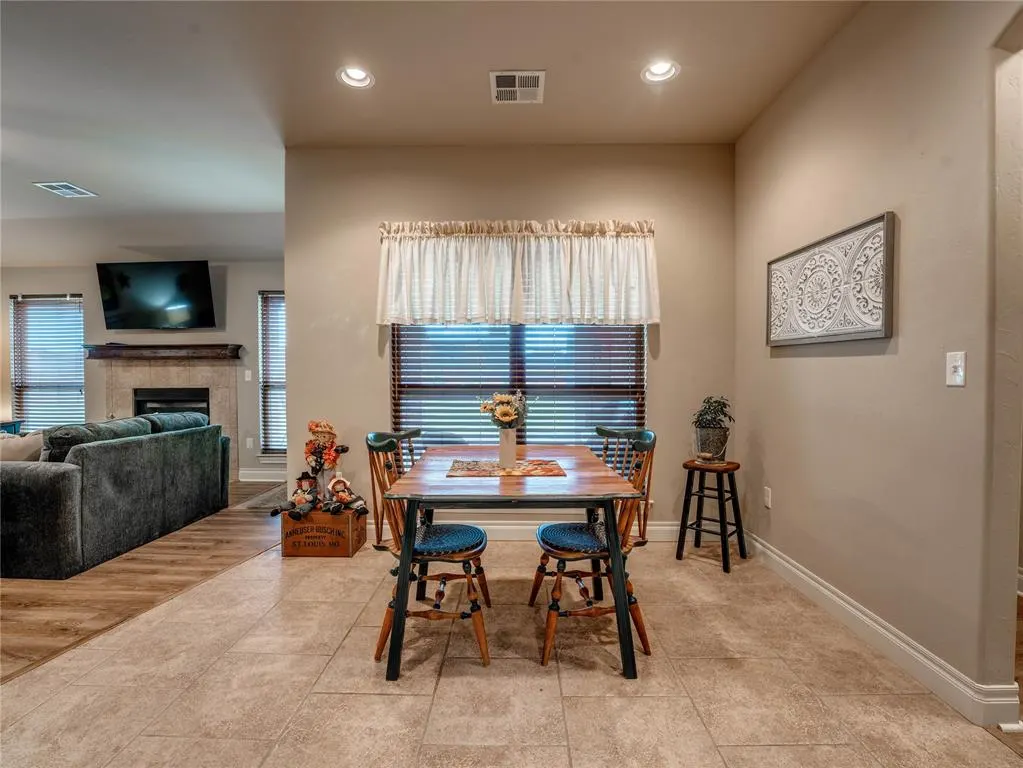 Photo 7 — 1880 Ken Drive, Guthrie, OK 73044