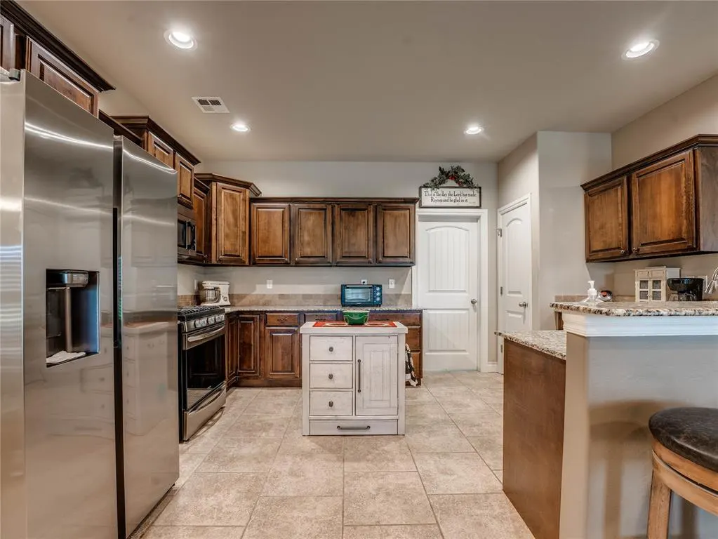 Photo 8 — 1880 Ken Drive, Guthrie, OK 73044