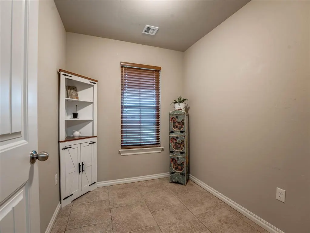 Photo 24 — 1880 Ken Drive, Guthrie, OK 73044