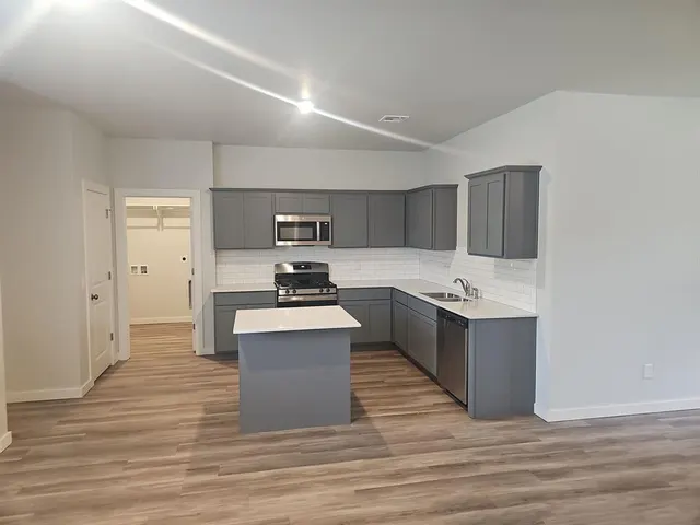 Photo 3 — 11751 Sweeping Lane, Guthrie, OK 73044