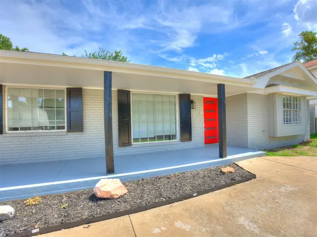 Photo 2 — 6312 Overcourt Manor, Oklahoma City, OK 73132