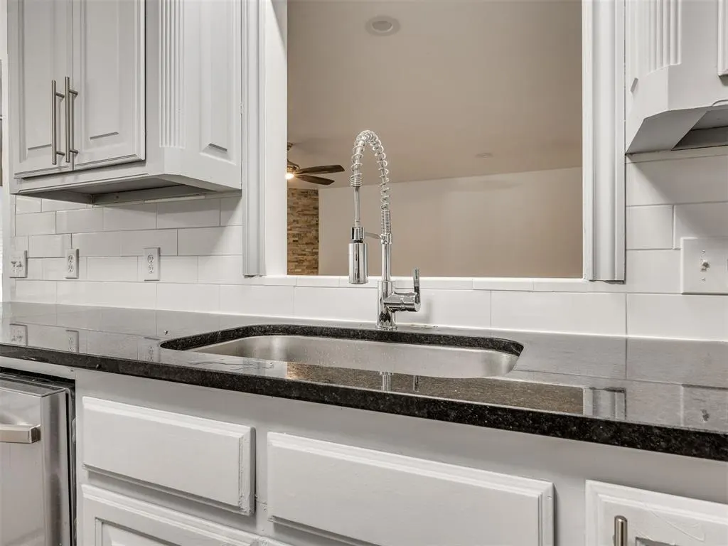Photo 13 — 6312 Overcourt Manor, Oklahoma City, OK 73132