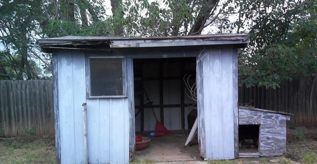 Photo 2 — 420 S 3rd Street, Cyril, OK 73029