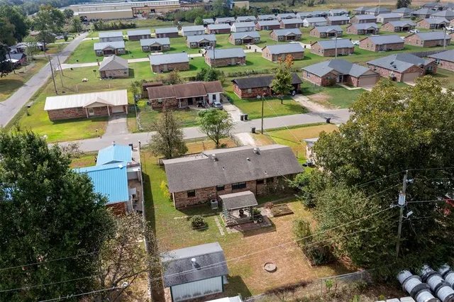 Photo 5 — 1703 La Rosa Street, Idabel, OK 74745