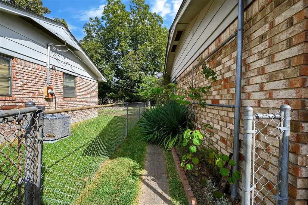 Photo 40 — 1703 La Rosa Street, Idabel, OK 74745