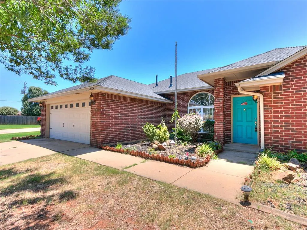 Front exterior — 16104 Cantera Creek Drive, Edmond, OK 73013
