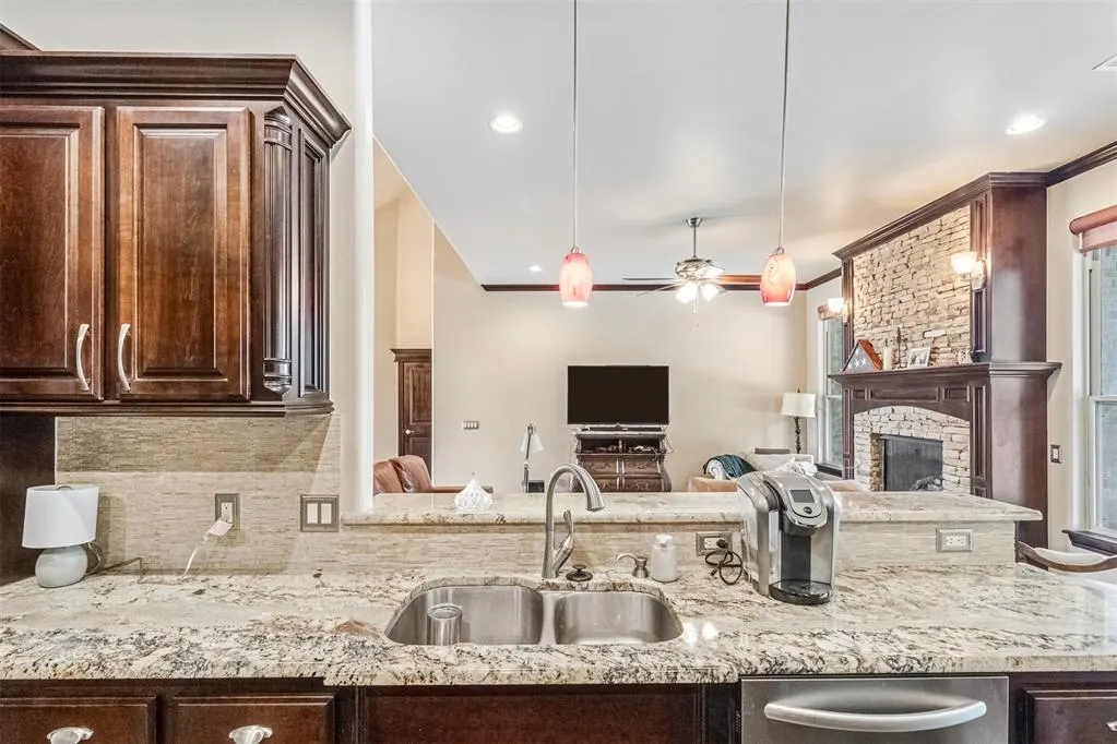 Photo 9 — 413 S Riverside Drive, Moore, OK 73160