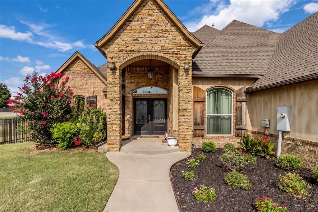 Front exterior — 413 S Riverside Drive, Moore, OK 73160