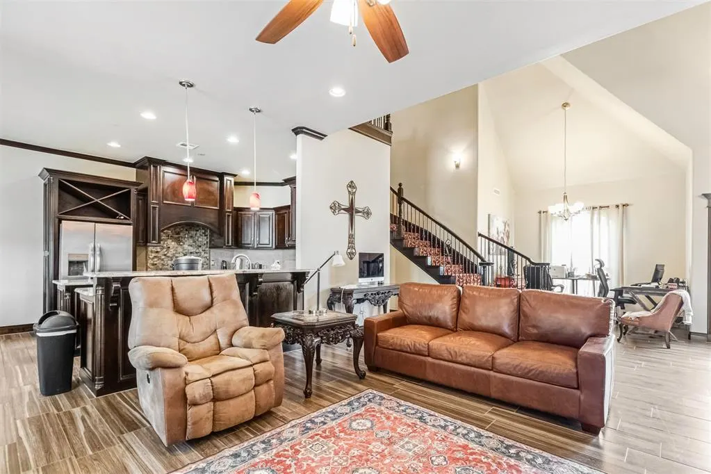Photo 14 — 413 S Riverside Drive, Moore, OK 73160
