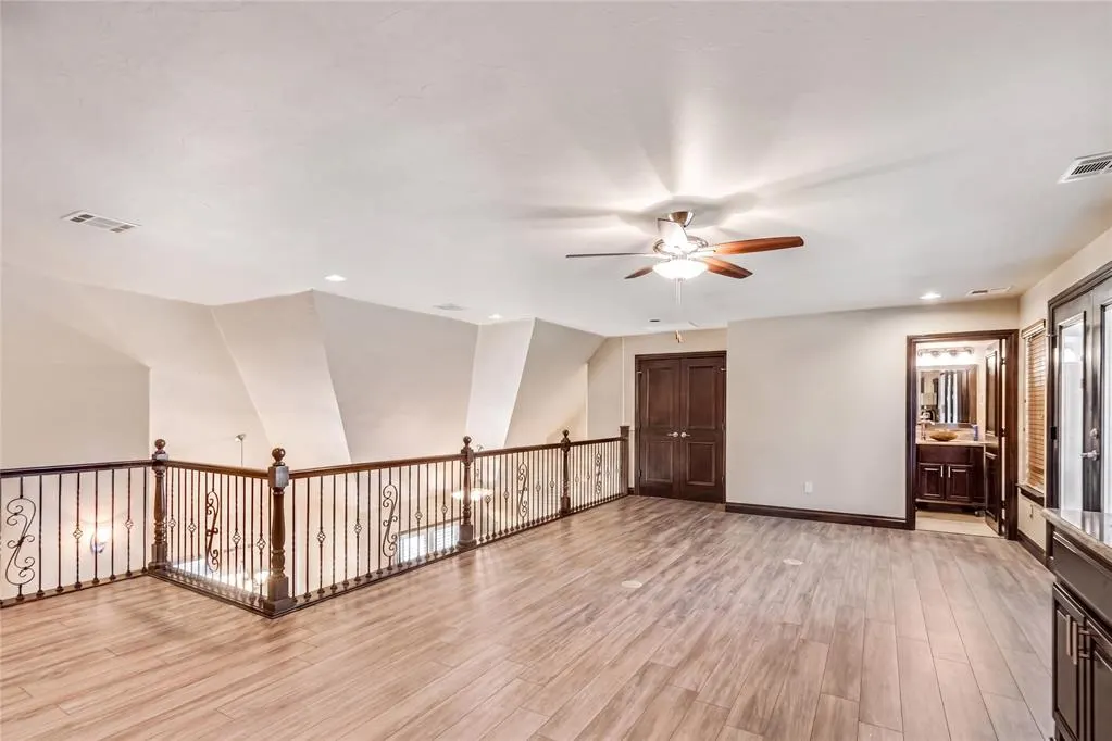 Photo 18 — 413 S Riverside Drive, Moore, OK 73160