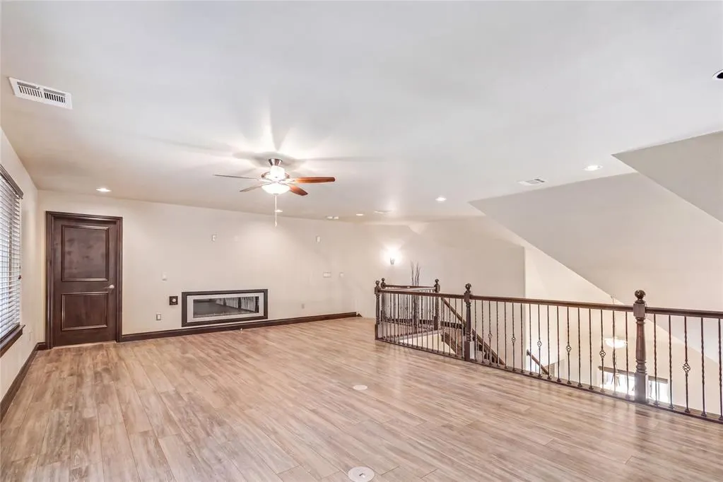 Photo 19 — 413 S Riverside Drive, Moore, OK 73160