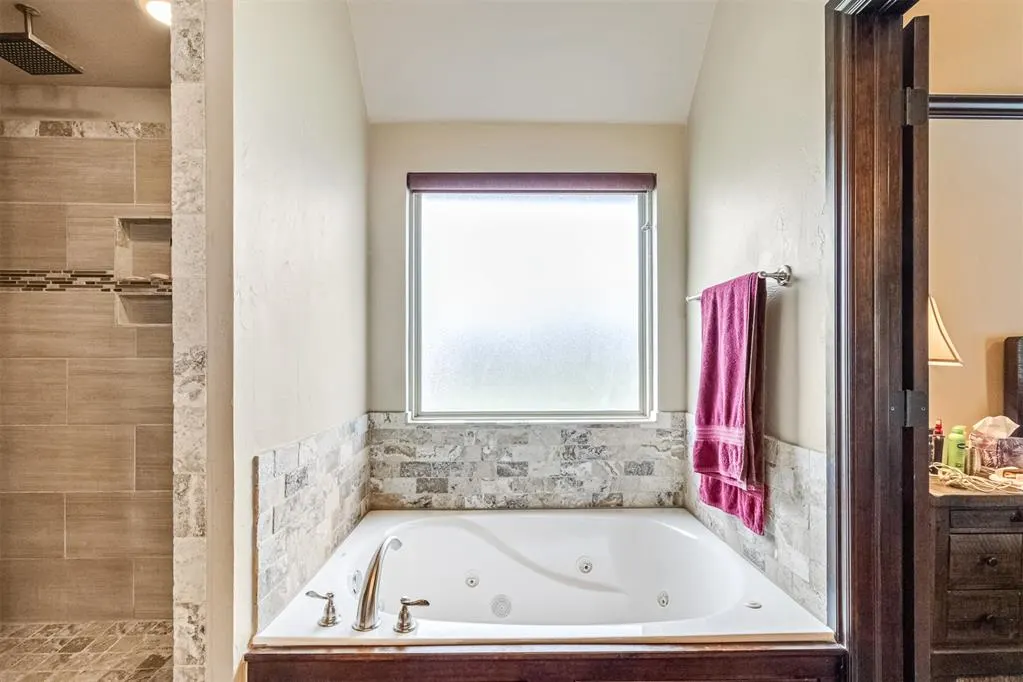 Photo 32 — 413 S Riverside Drive, Moore, OK 73160