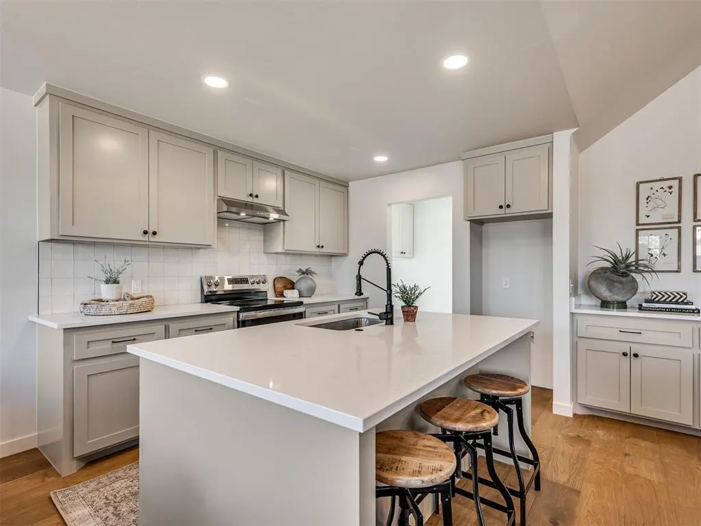 Photo 5 — 844 NW 105th Street, Oklahoma City, OK 73114