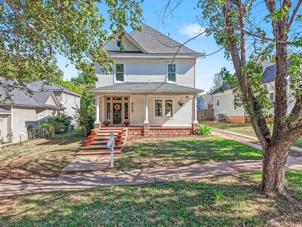 Front exterior — 808 N Ash Street, Guthrie, OK 73044
