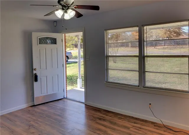 Photo 2 — 812 N Midwest Boulevard, Midwest City, OK 73110