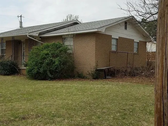 Photo 3 — 1223 N 14th Street, Perry, OK 73077