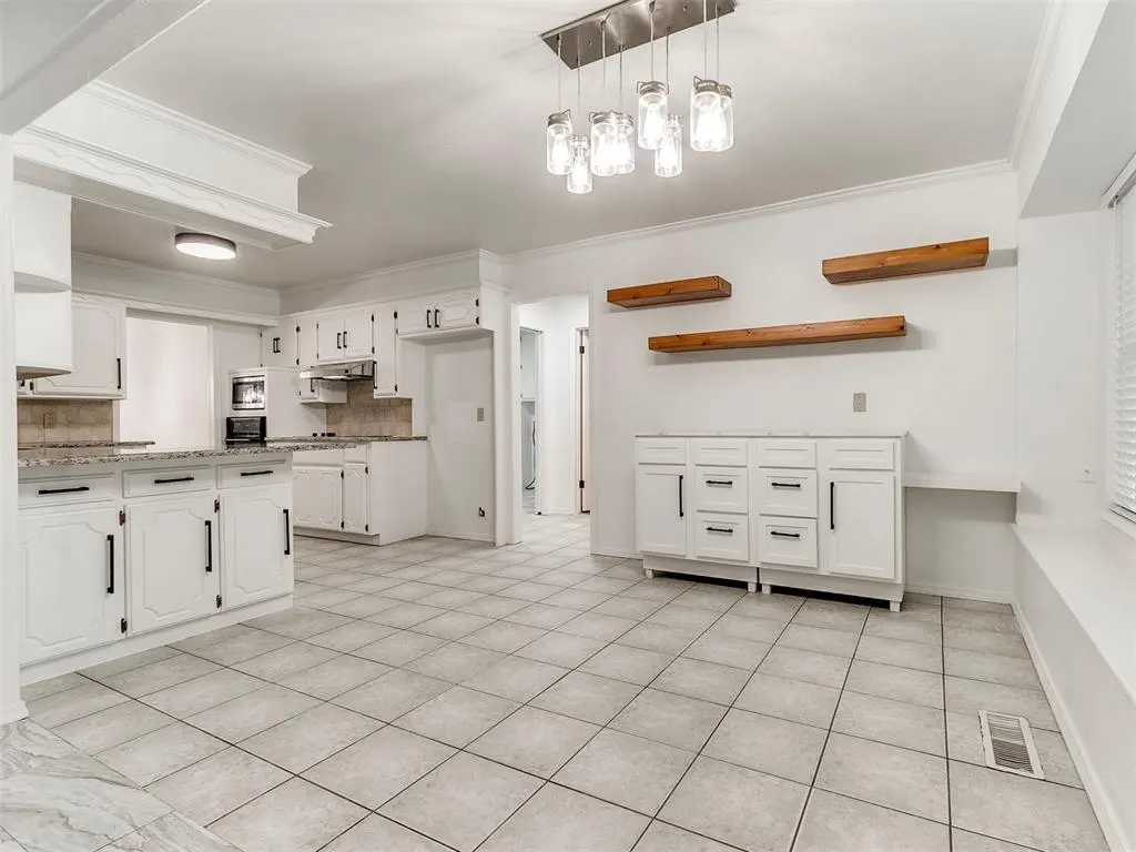 Photo 12 — 8232 NW 100th Street, Oklahoma City, OK 73162