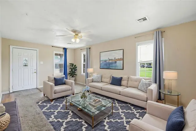 Photo 4 — 1021 E Walnut Street, Altus, OK 73521