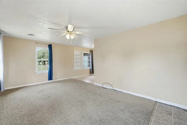 Photo 5 — 1021 E Walnut Street, Altus, OK 73521
