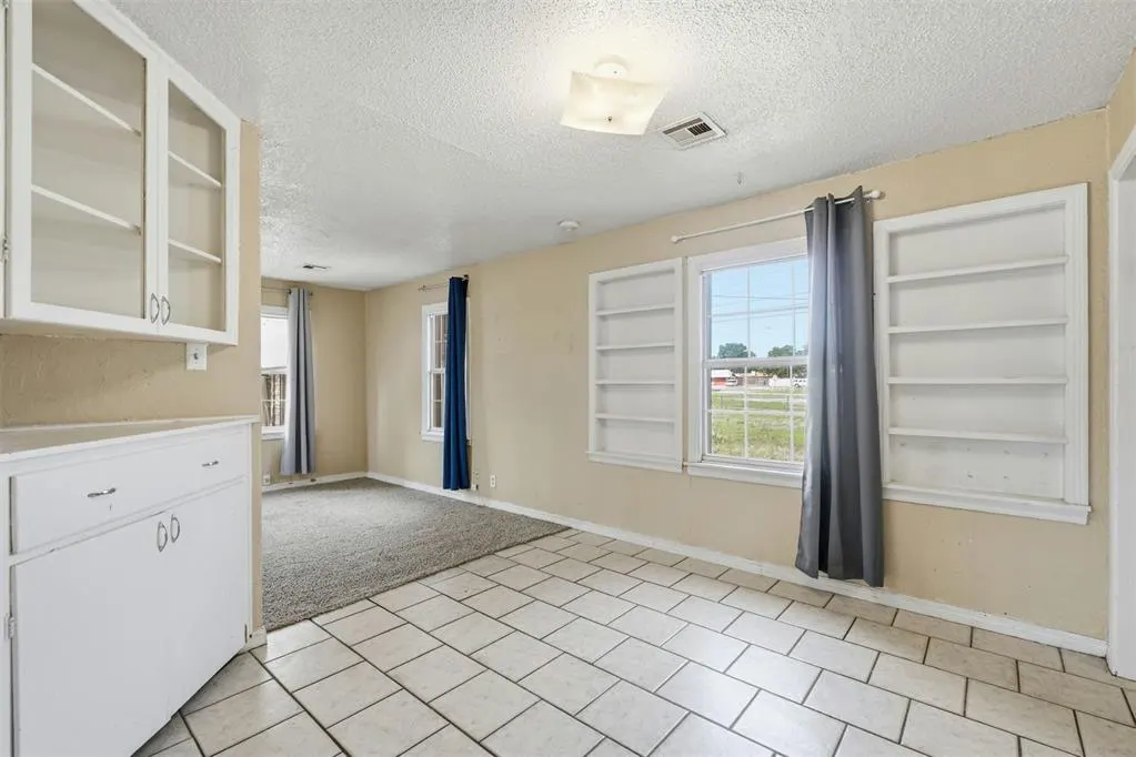 Photo 8 — 1021 E Walnut Street, Altus, OK 73521