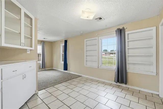 Photo 8 — 1021 E Walnut Street, Altus, OK 73521