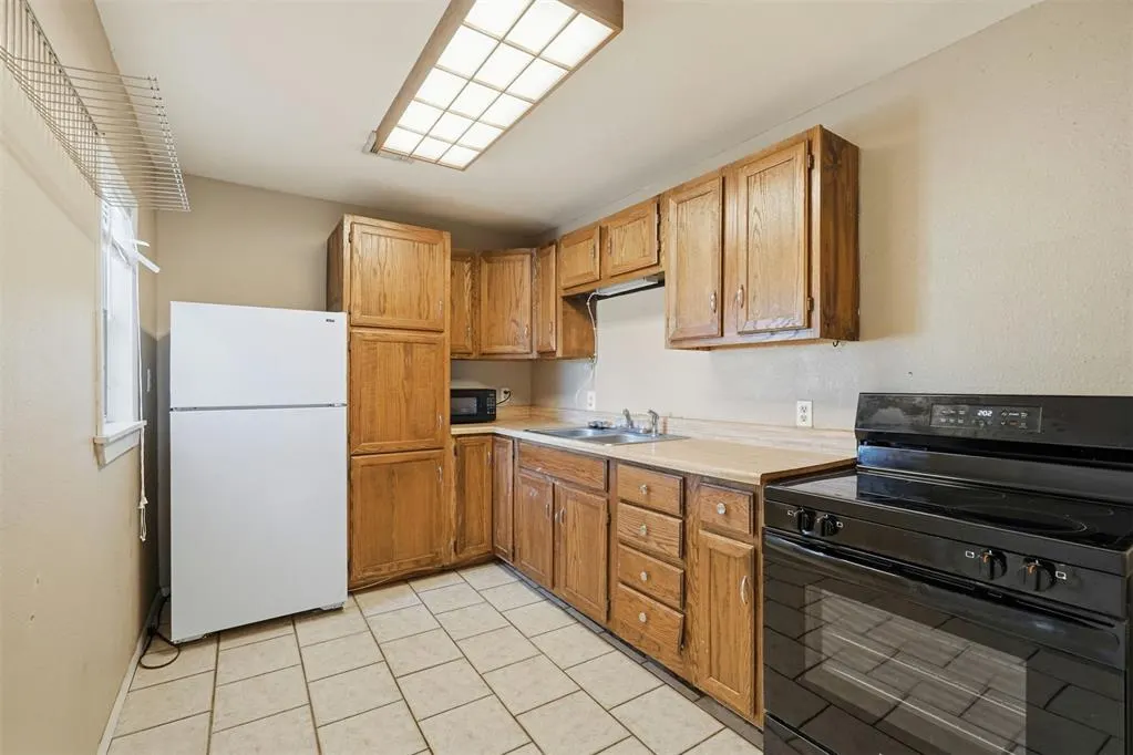 Photo 12 — 1021 E Walnut Street, Altus, OK 73521