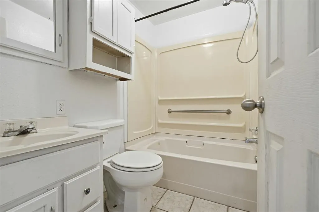 Photo 16 — 1021 E Walnut Street, Altus, OK 73521