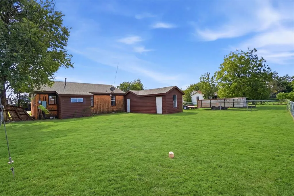 Photo 24 — 1021 E Walnut Street, Altus, OK 73521