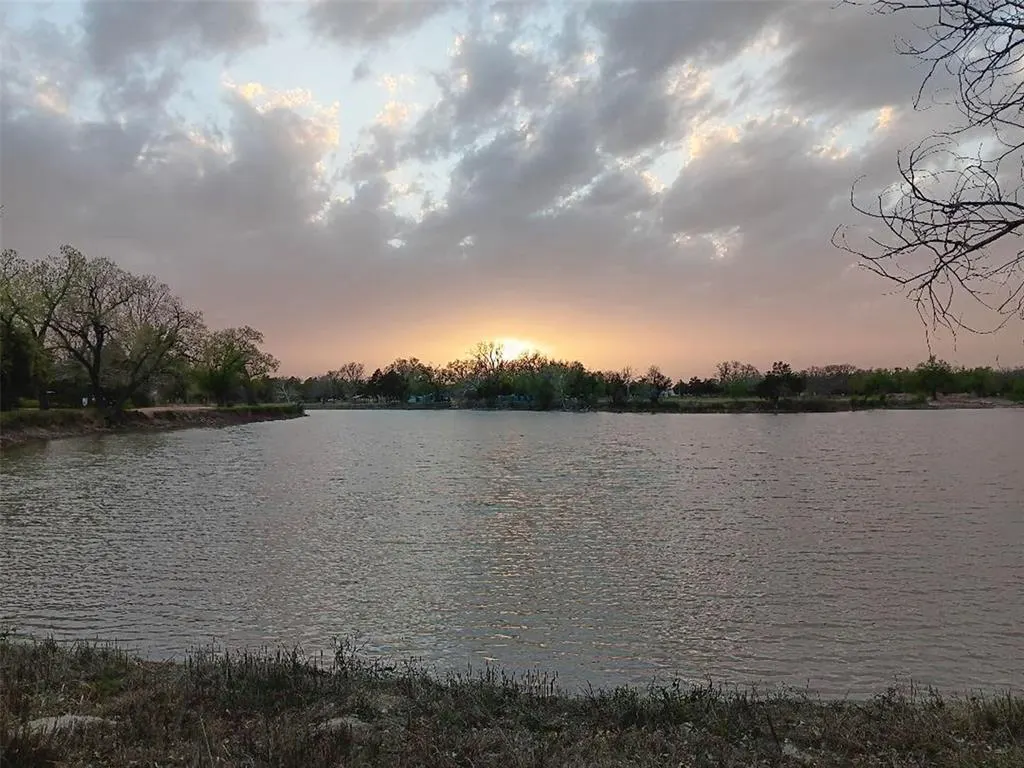 Photo 4 — 1830 N Eastlake Drive, Crescent, OK 73028