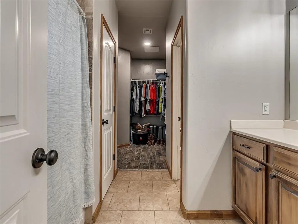 Photo 14 — 11521 SW 25th Street, Yukon, OK 73099