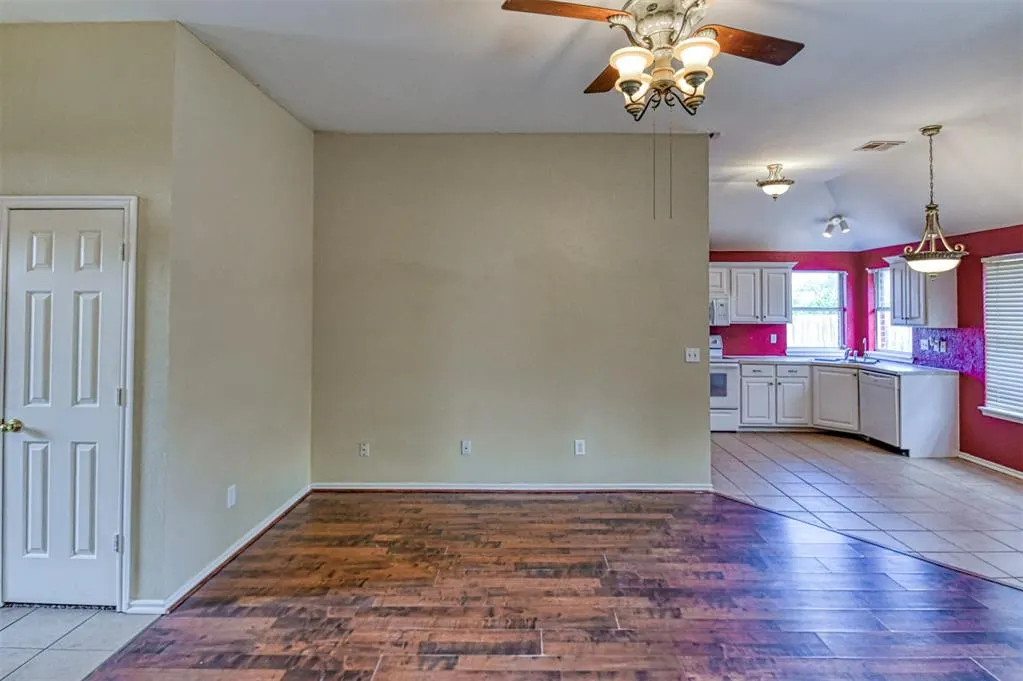 Photo 7 — 109 Greentree Drive, Noble, OK 73068