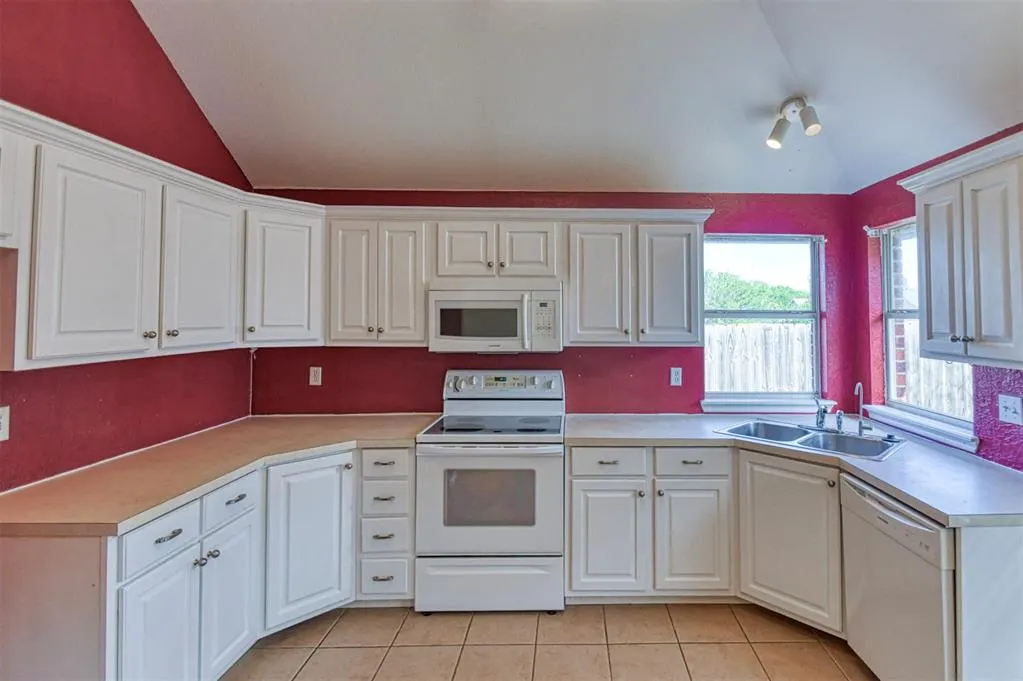 Photo 10 — 109 Greentree Drive, Noble, OK 73068