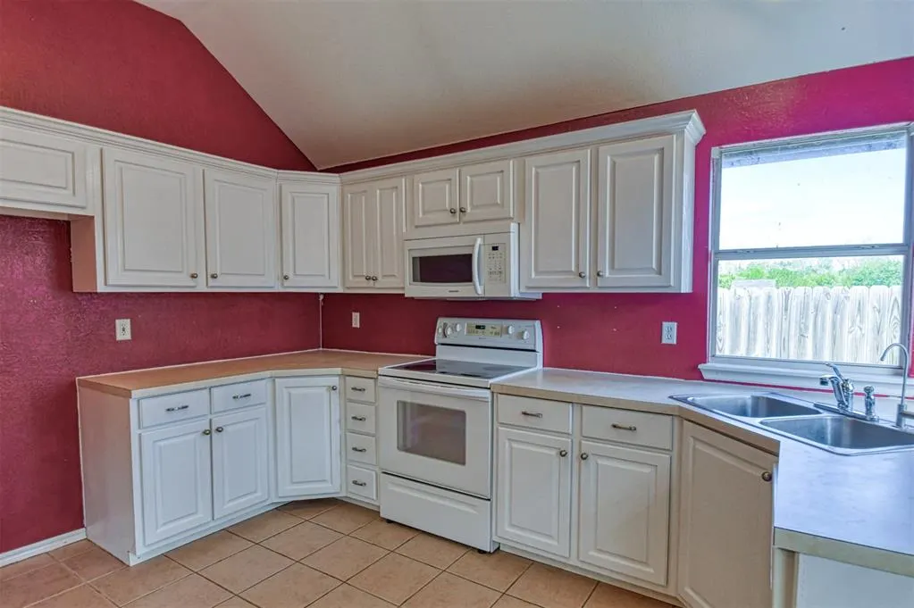 Photo 12 — 109 Greentree Drive, Noble, OK 73068